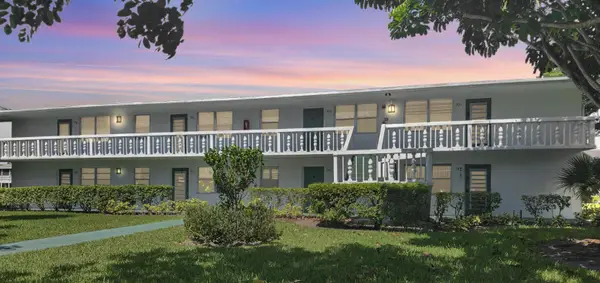 301 Farnham M #301, Deerfield Beach, FL 33442