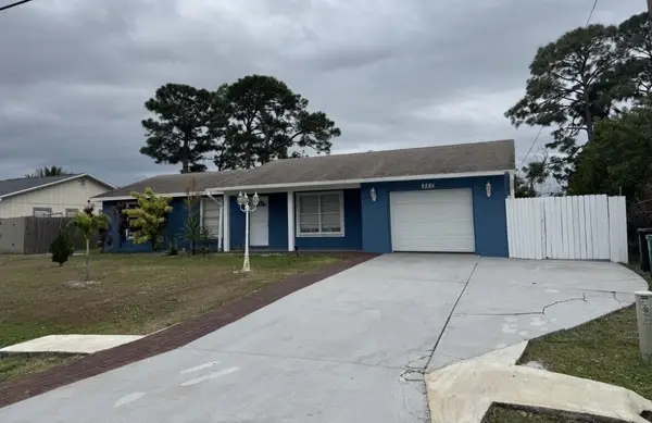 882 SE Walters Terrace, Port St Lucie, FL 34983