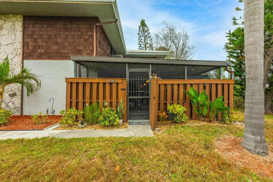 3204 SE Guenevere Lane, Port Saint Lucie, FL 34952 - Image #2