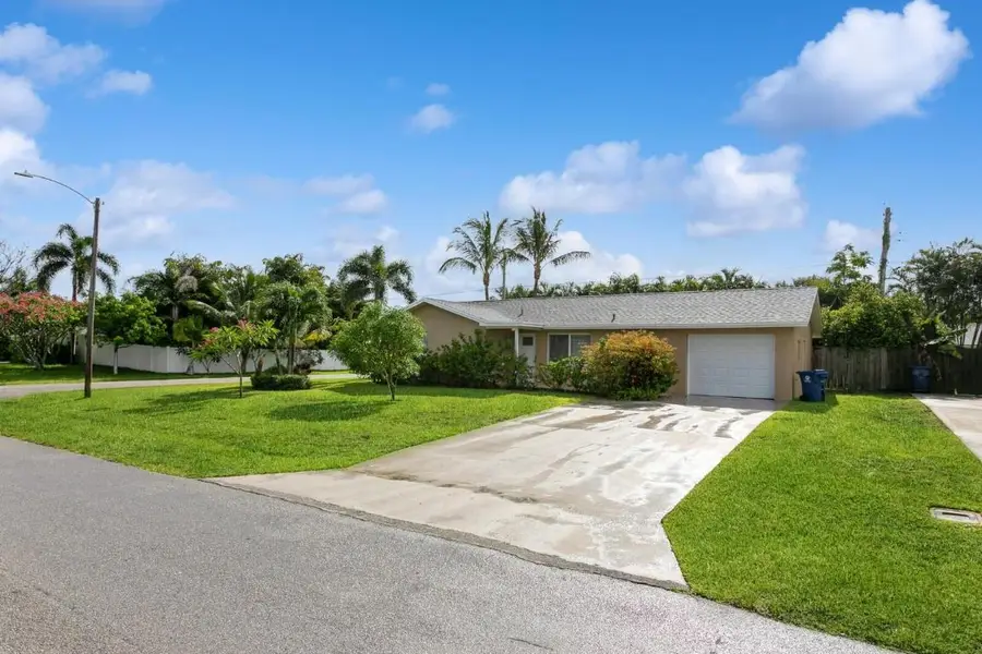 1615 Venus Avenue, Jupiter, FL 33469 - Image #3