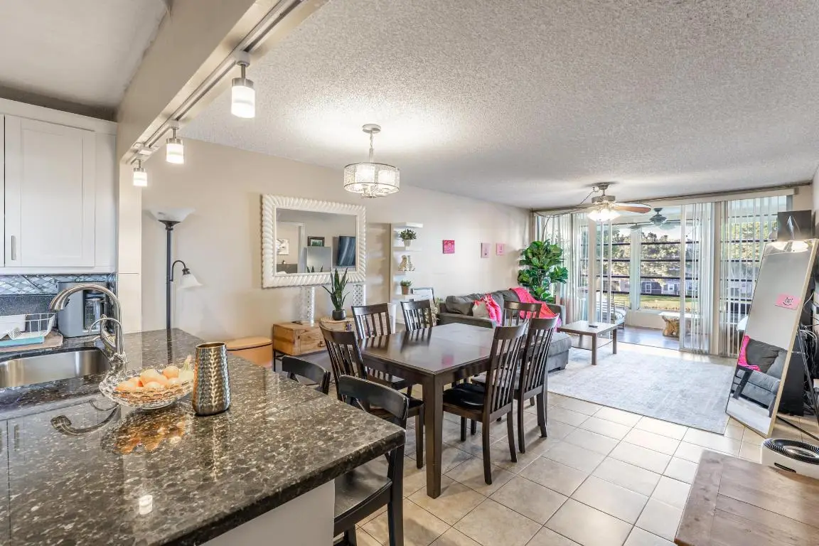 9235 Lagoon Place #302, Davie, FL 33324 - Image #1