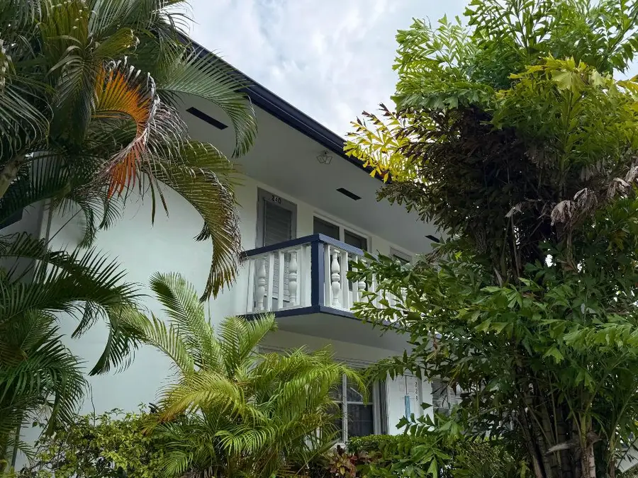 240 Northampton L, West Palm Beach, FL 33417 - Image #2