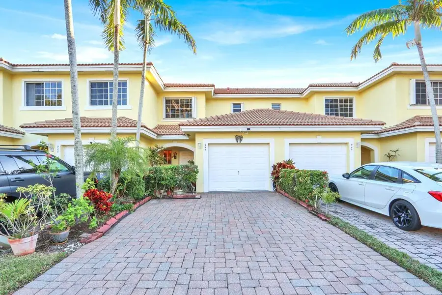 944 Imperial Lake Road, West Palm Beach, FL 33413 - Image #2
