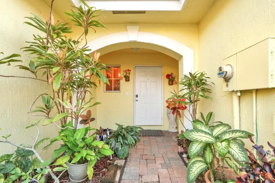 944 Imperial Lake Road, West Palm Beach, FL 33413 - Image #3