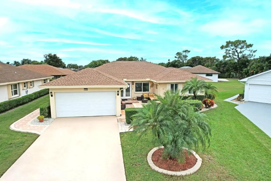 10668 S Greentrail Drive S, Boynton Beach, FL 33436 - Image #1