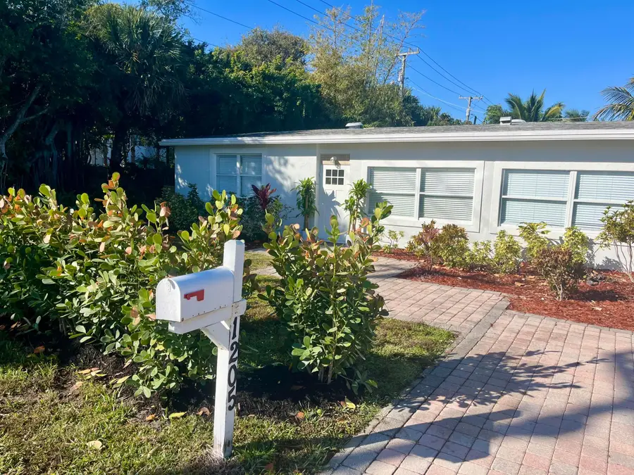 1205 S Lake Drive, Lantana, FL 33462 - #3