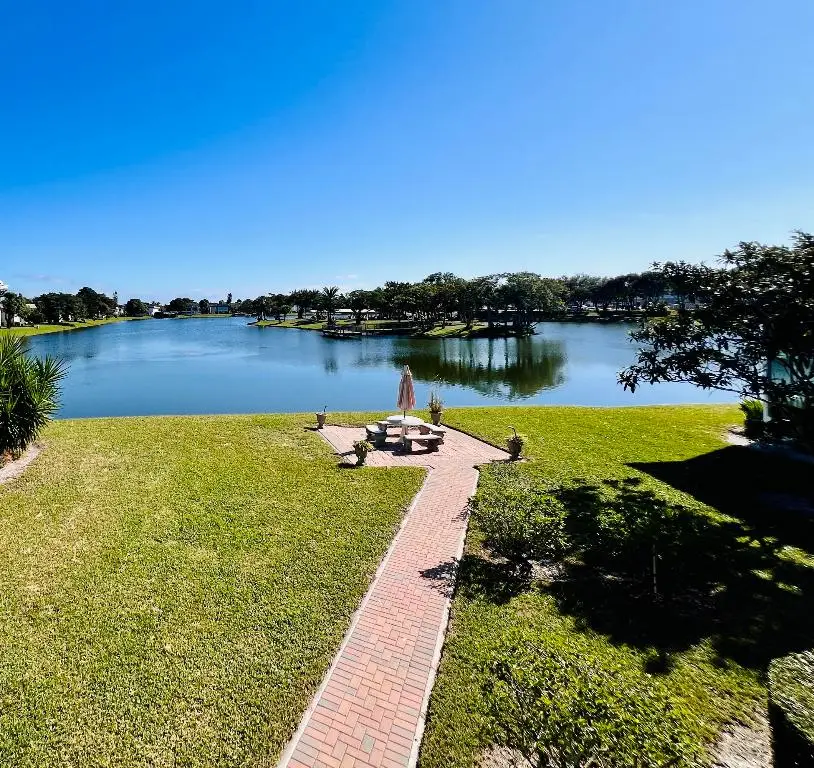 388 Chatham S, West Palm Beach, FL 33417 - Image #2