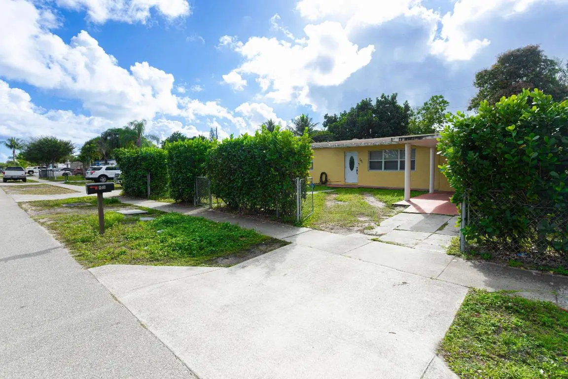 740 Aspen Road, West Palm Beach, FL 33409 - Image #1