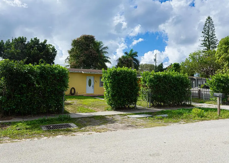 740 Aspen Road, West Palm Beach, FL 33409 - Image #3