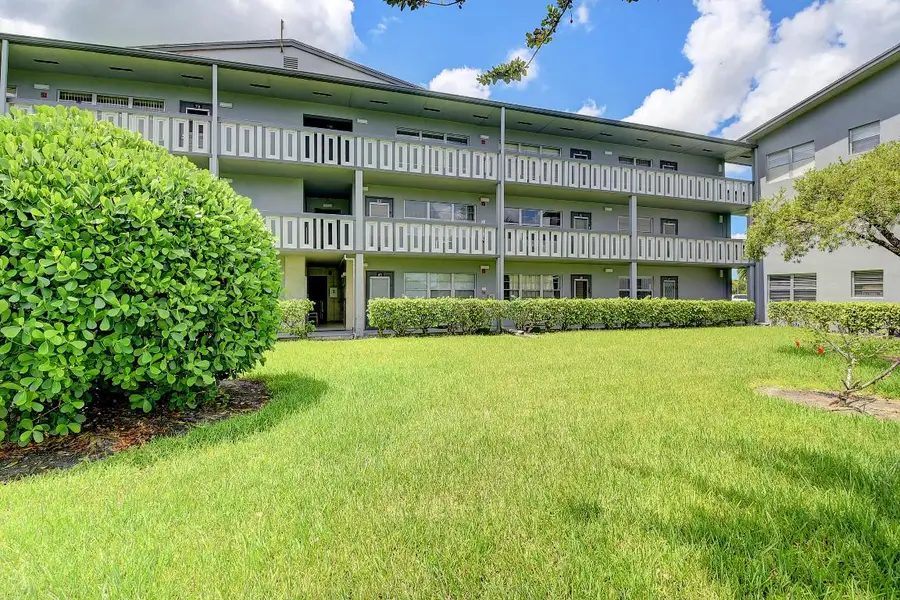 49 Suffolk B #49, Boca Raton, FL 33434 - Image #2