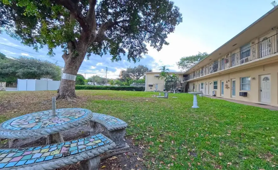 2621 Grant Street #10a, Hollywood, FL 33020 - Image #3