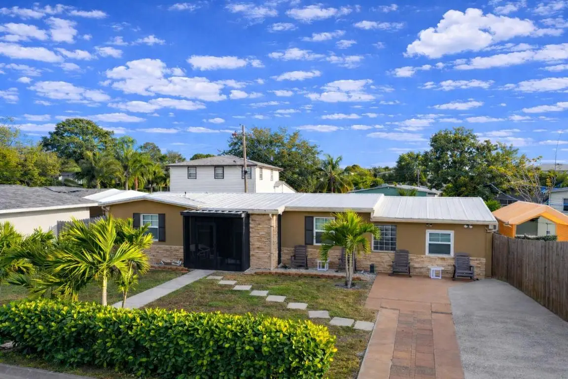 236 SE Prima Vista Boulevard Se, Port Saint Lucie, FL 34983 - Image #1