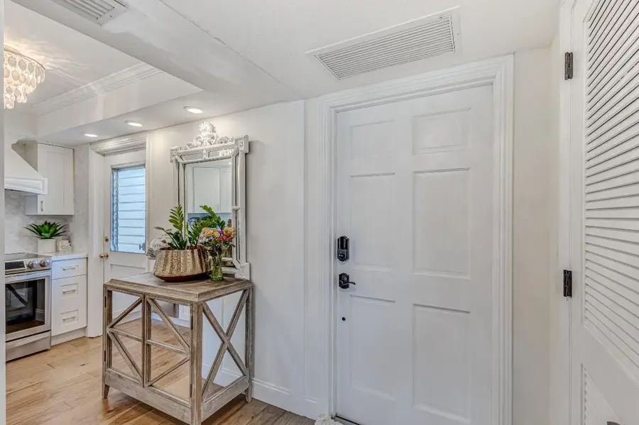 5560 Tamberlane Circle #127, Palm Beach Gardens, FL 33418 - Image #3