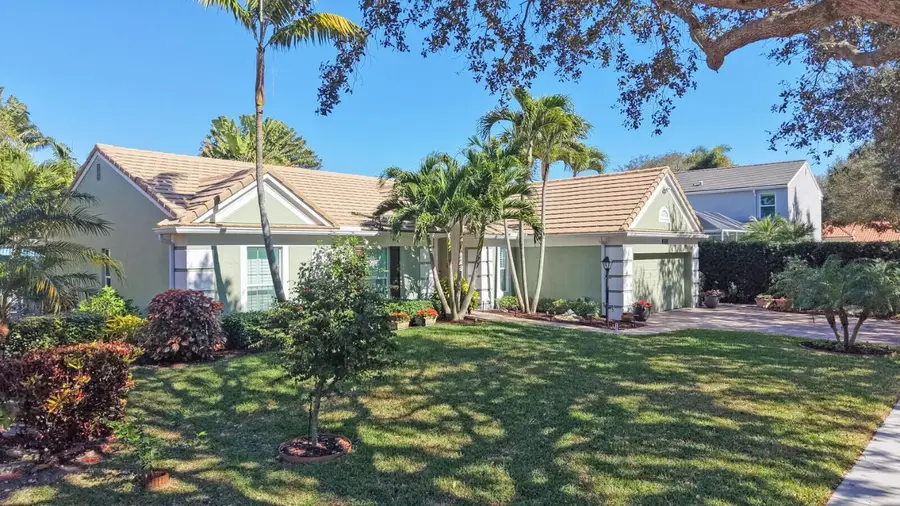 10299 Hunt Club Lane, Palm Beach Gardens, FL 33418 - Image #2