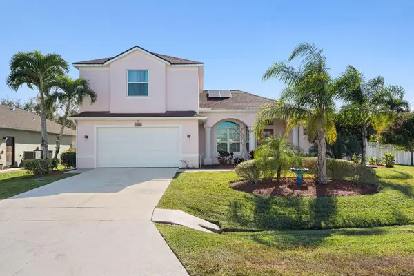 5806 NW Rose Petal Court, Port St Lucie, FL 34986