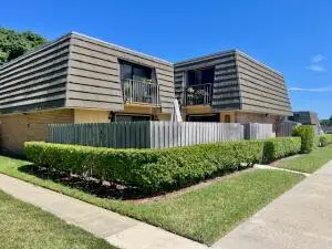 201 2nd Way, West Palm Beach, FL 33407 - Image #1