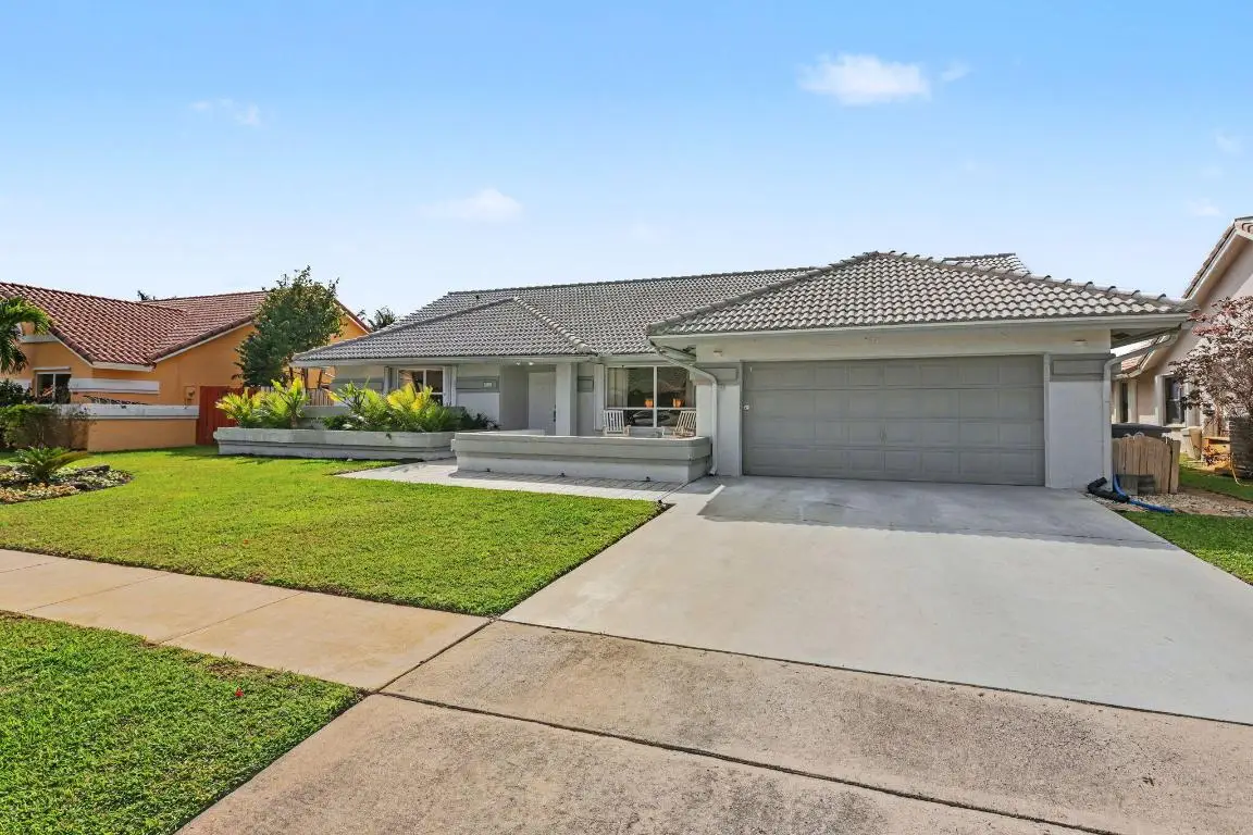 9284 Laurel Green Drive, Boynton Beach, FL 33437 - Image #1