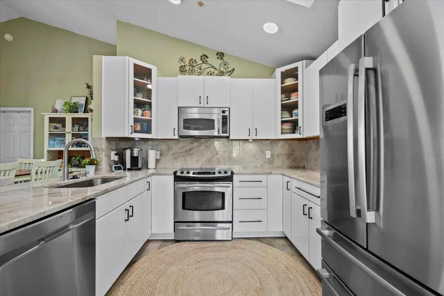 11 Dorchester Circle, Palm Beach Gardens, FL 33418 - Image #2