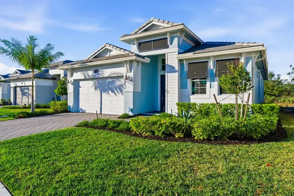 2929 SE Ashfield Drive, Port St Lucie, FL 34984