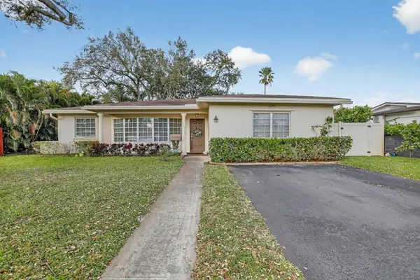 5507 Mckinley Street, Hollywood, FL 33021