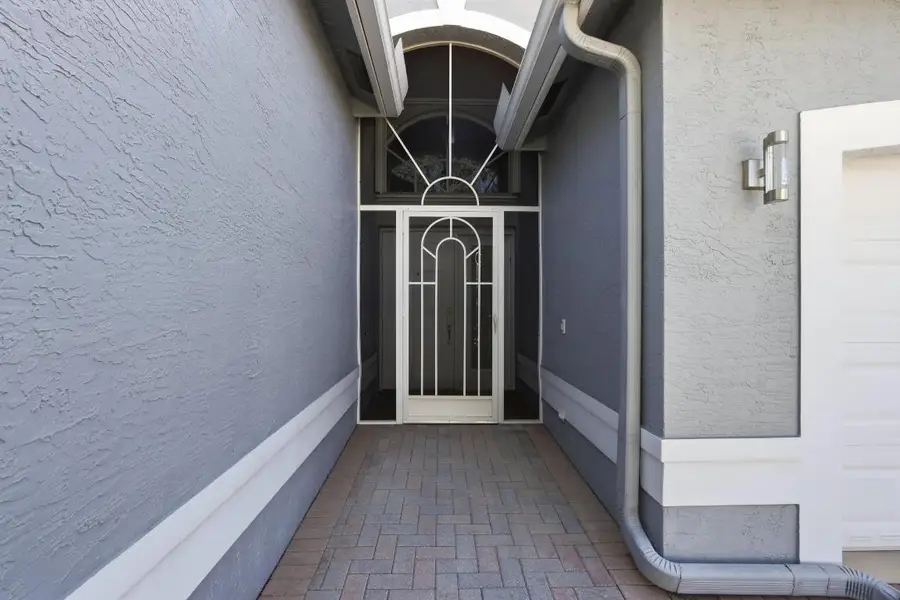 8752 Palm River Drive, Lake Worth, FL 33467 - Image #3