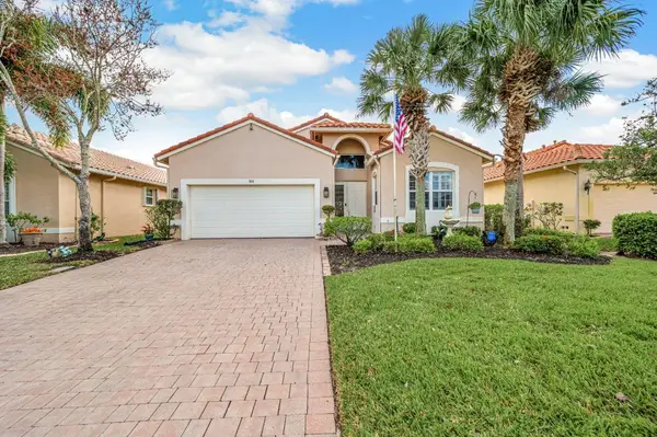 305 NW Springview Loop, Port St Lucie, FL 34986