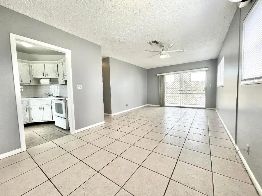 1021 Crystal Lake Drive #315, Deerfield Beach, FL 33064 - Image #2