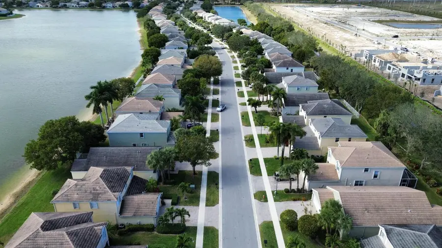 139 Berenger Walk, Royal Palm Beach, FL 33414 - Image #3