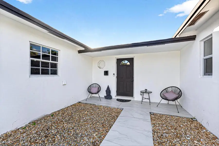 851 SW 67th Avenue, North Lauderdale, FL 33068 - Image #3