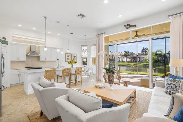 9666 Via Elegante, Wellington, FL 33411