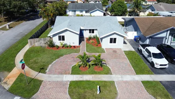 8209 SW 12th Street, North Lauderdale, FL 33068