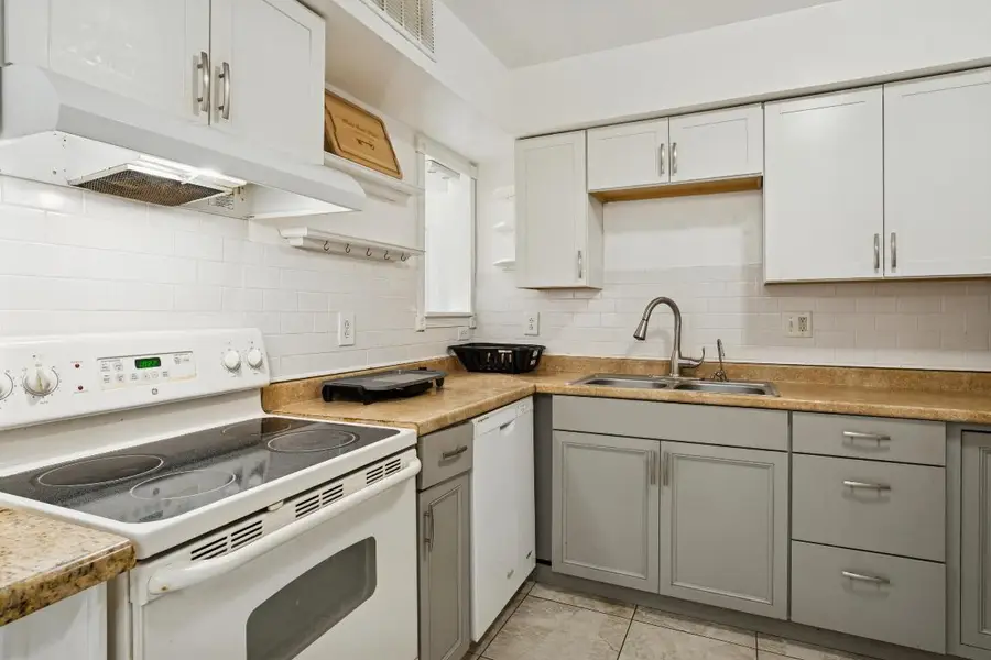 9930 Pineapple Tree Drive #112, Boynton Beach, FL 33436 - Image #3