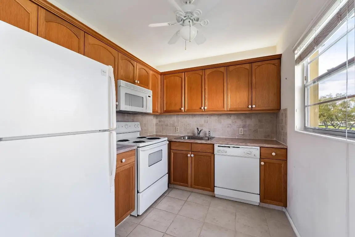 200 Dorset E, Boca Raton, FL 33434 - Image #1