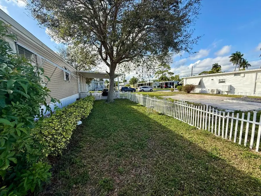 8964 Pine Street, Boynton Beach, FL 33436 - Image #3