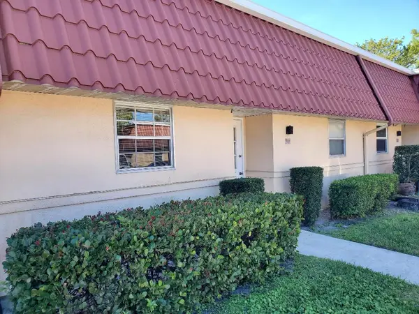 155 Amherst Lane, Lake Worth, FL 33467