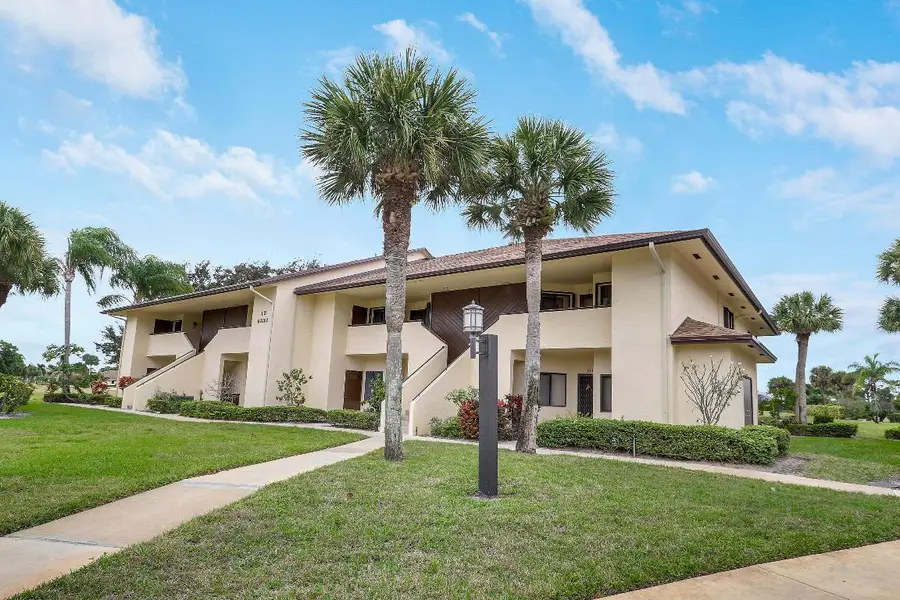 6333 SE Williamsburg Drive #204, Hobe Sound, FL 33455 - Image #2