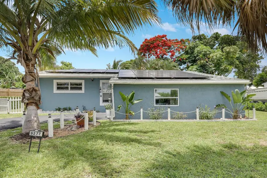 9277 Bloomfield Drive, Palm Beach Gardens, FL 33410 - Image #2