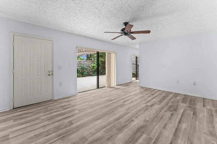 108 1st Terrace, Palm Beach Gardens, FL 33418 - #3