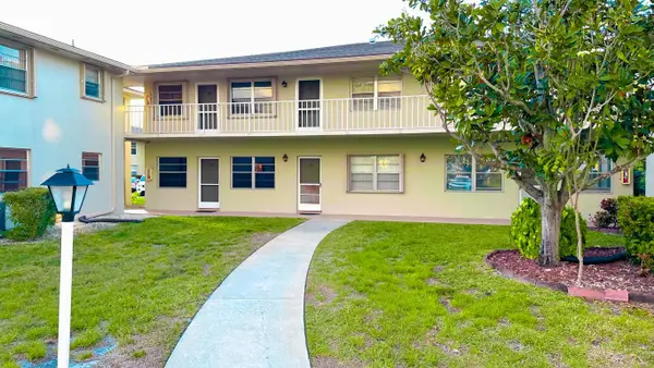 25 Lake Vista Trail #204, Port St Lucie, FL 34952