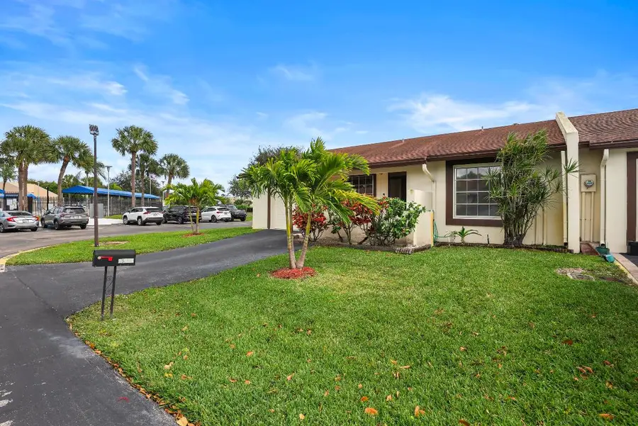 16004 Laurel Oak Circle, Delray Beach, FL 33484 - Image #3