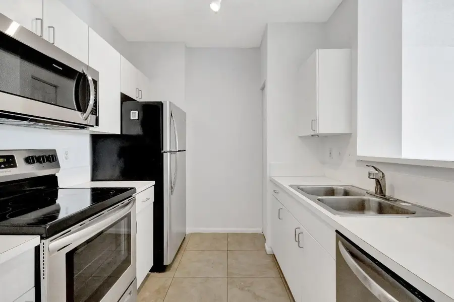 720 S Sapodilla Avenue #303, West Palm Beach, FL 33401 - Image #2