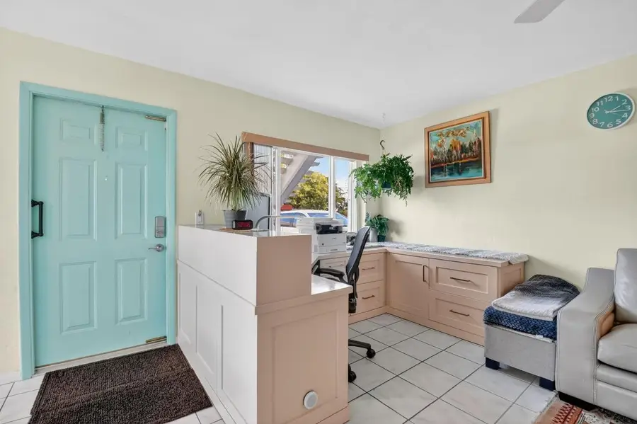 3320 Lake Osborne Drive #102, Lake Worth Beach, FL 33461 - Image #2