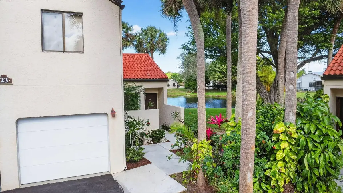 23 Via De Casas Sur #105, Boynton Beach, FL 33426 - Image #1