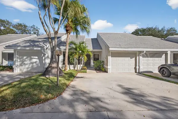 703 Saint Giles Court, Palm Beach Gardens, FL 33418