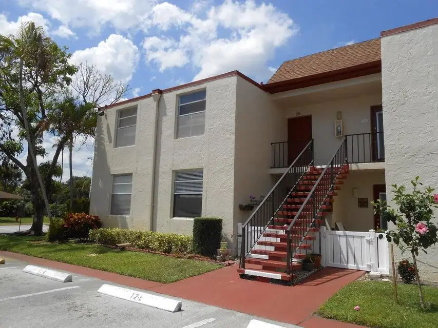 12 Willowbrook Lane #201, Delray Beach, FL 33446 - Image #2