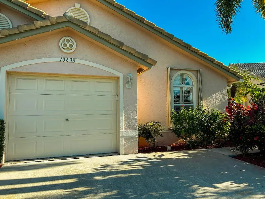 10638 Lake Shore Drive, Wellington, FL 33414 - Image #3