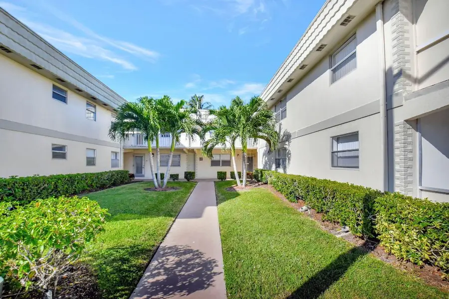 704 Saxony O, Delray Beach, FL 33446 - Image #2