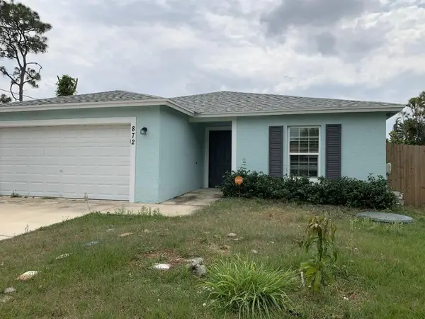 872 SE Chaloupe Avenue, Port St Lucie, FL 34983