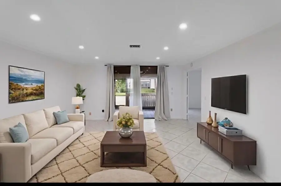 9352 Sabal Ridge Circle #C, Boca Raton, FL 33428 - Image #3