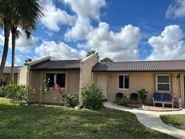 225 Lake Meryl Drive, West Palm Beach, FL 33411 - Image #2